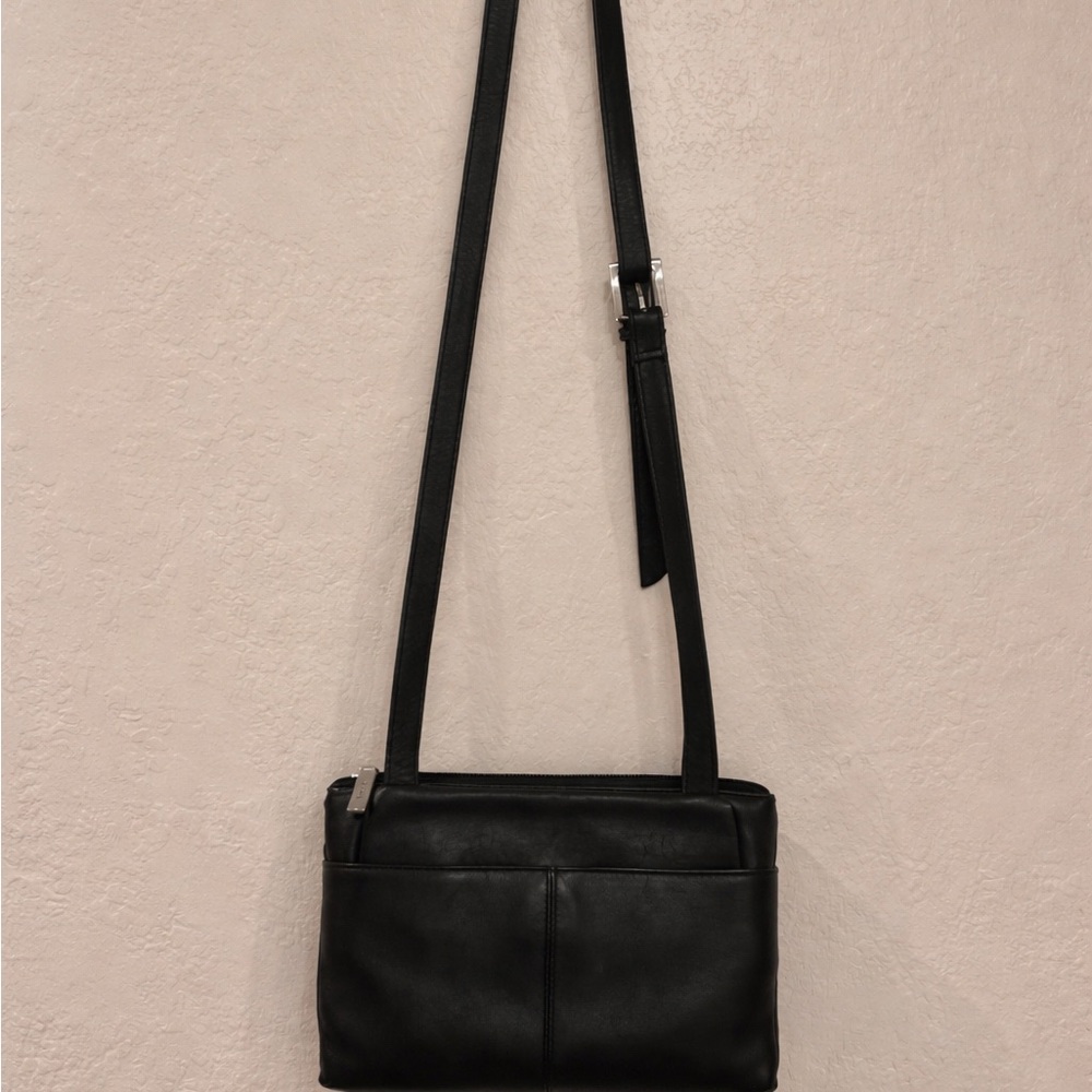 HOBO International Black Leather Crossbody Shoulder bag w/ double zipper closure - Picture 10 of 13
